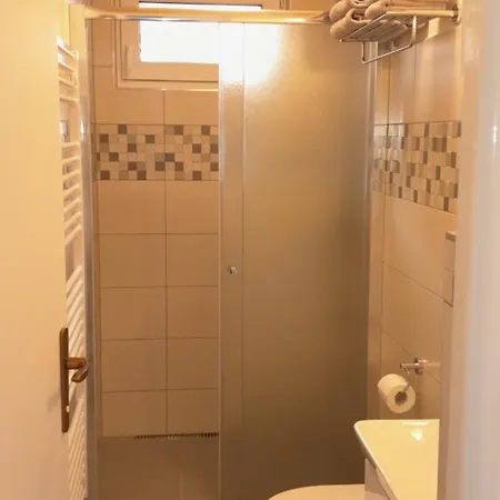 Ubytovani Na Sklepe U Prochazku Pouzdrany Exterior photo