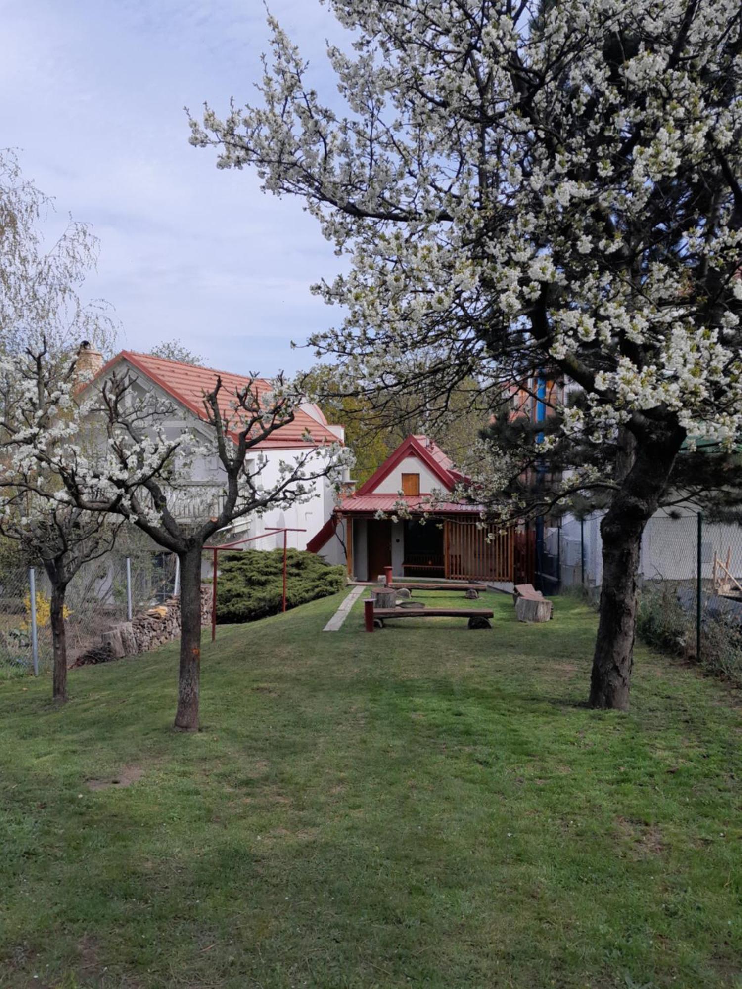 Na Sklepe U Prochazku Apartment Pouzdrany